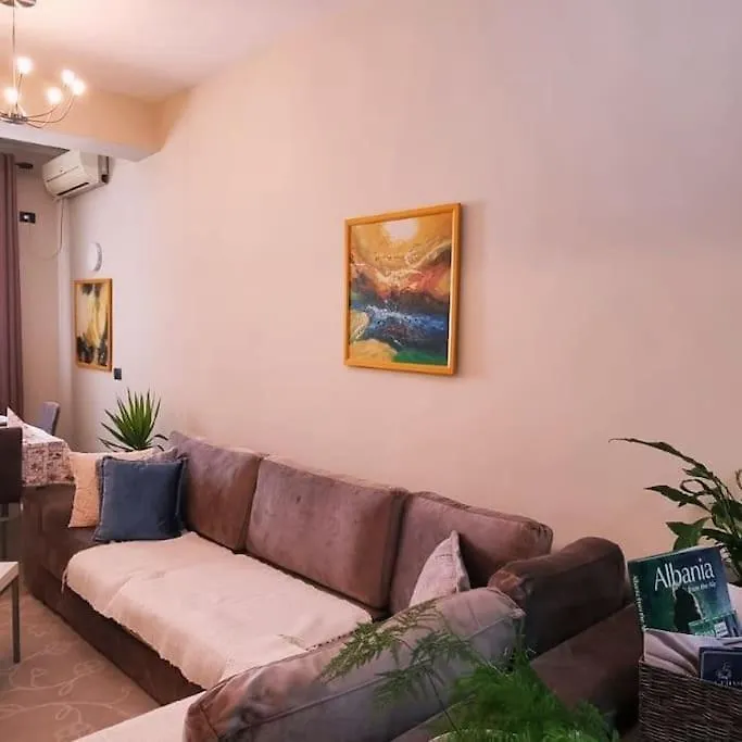 דירה טיראנה Bora Home Albania Me Vetsherbim 24 Ore Prane Liqenit אלבניה