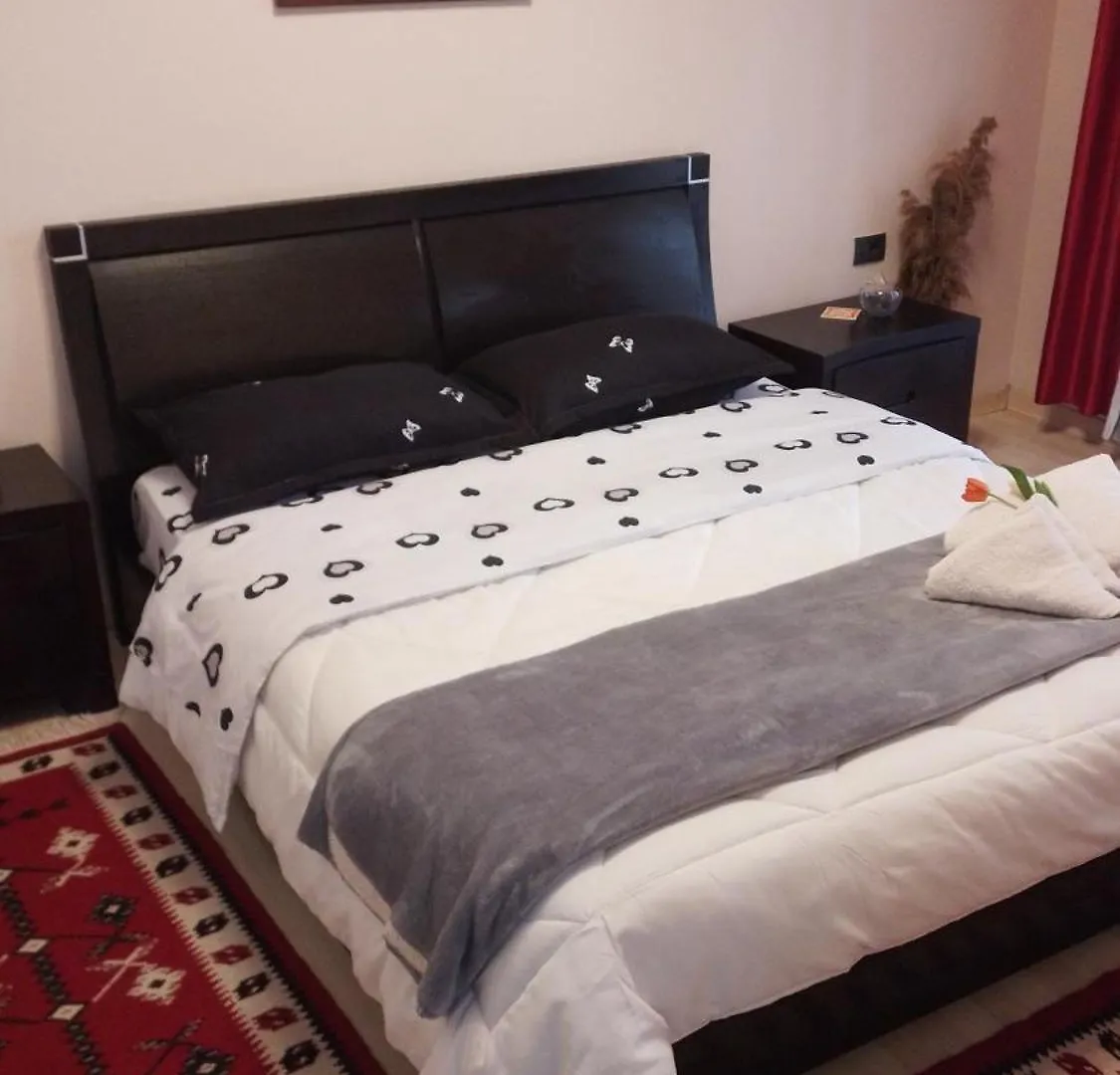 טיראנה Bora Home Albania Me Vetsherbim 24 Ore Prane Liqenit דירה