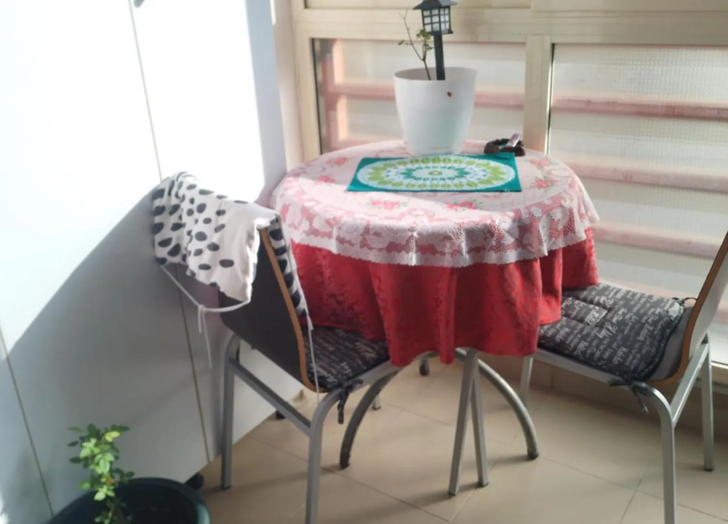 Bora Home Albania Me Vetsherbim 24 Ore Prane Liqenit Tirana