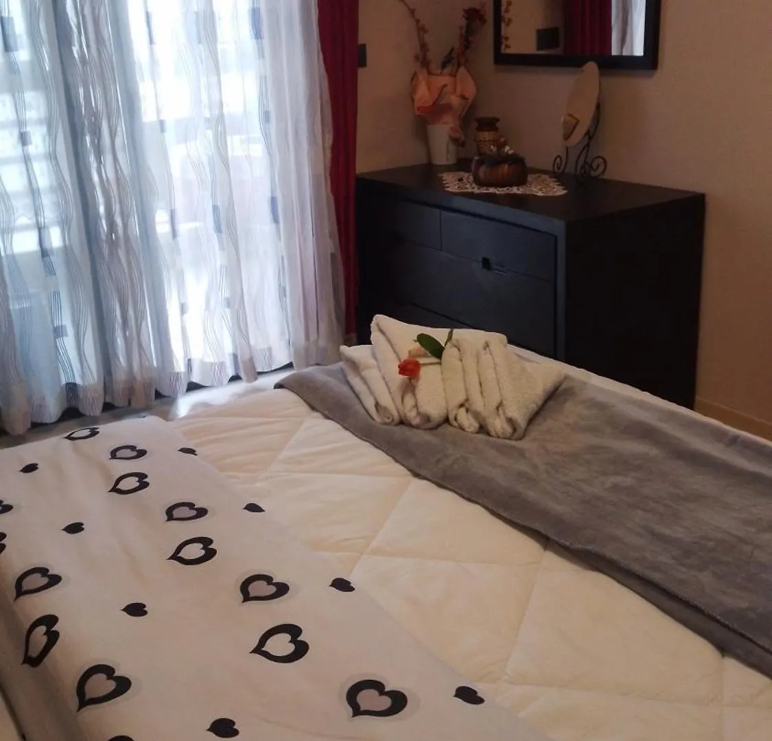 Bora Home Albania Me Vetsherbim 24 Ore Prane Liqenit Tirana